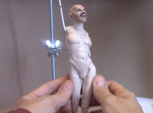 ガイコツから作るフレディ・マーキュリー