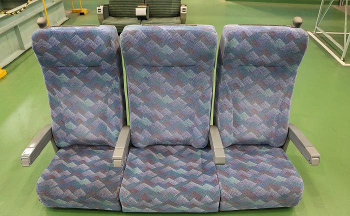 【鉄道廃品】JR東海車内銘板製造所名板東海道新幹線700系HITACHI日立 鉄道廃品】JR東海車内銘板製造所名板東海道新幹線700系HITACHI日立