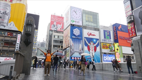 40年前のガイドブックで大阪・道頓堀を食べ歩く | ねとらぼ