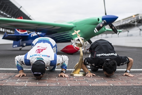 レッドブル エアレース 室屋義秀 年間総合優勝