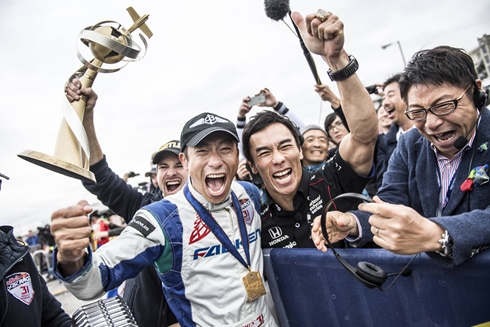 レッドブル エアレース 室屋義秀 年間総合優勝
