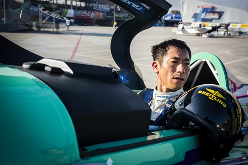 レッドブル エアレース 室屋義秀 年間総合優勝