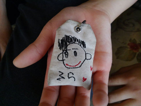 村田綾さんの拾ったお守りが、Twitterのおかげで持ち主のもとへ