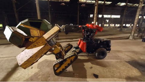 日米巨大ロボット対決