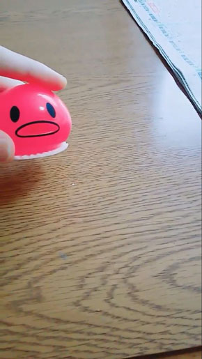 100円ショップのシュールなおもちゃ