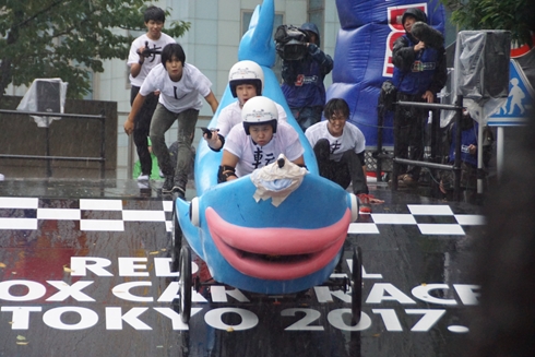 レッドブル・ボックスカート・レース 優勝 Fischer’s　水溜りボンド