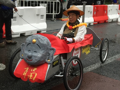 レッドブル・ボックスカート・レース 優勝 Fischer’s　水溜りボンド