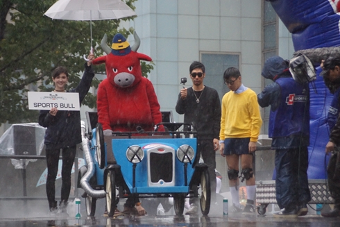 レッドブル・ボックスカート・レース 優勝 Fischer’s　水溜りボンド