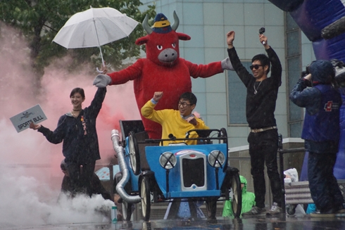 レッドブル・ボックスカート・レース 優勝 Fischer’s　水溜りボンド