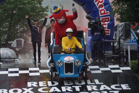 レッドブル・ボックスカート・レース 優勝 Fischer’s　水溜りボンド