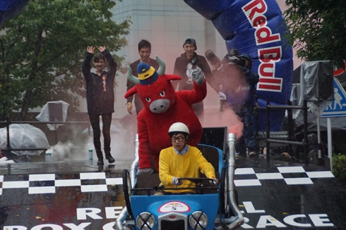 レッドブル・ボックスカート・レース 優勝 Fischer’s　水溜りボンド