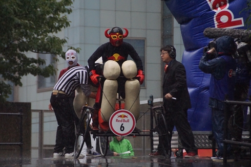 レッドブル・ボックスカート・レース 優勝 Fischer’s　水溜りボンド