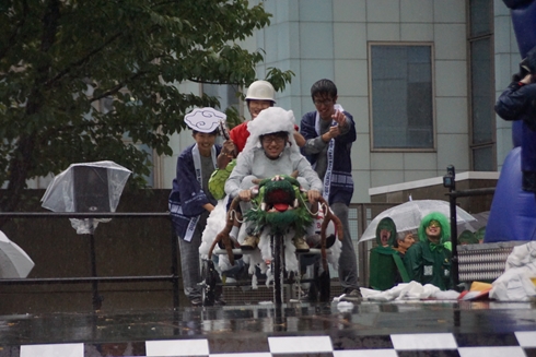 レッドブル・ボックスカート・レース 優勝 Fischer’s　水溜りボンド