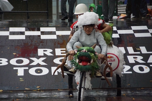 レッドブル・ボックスカート・レース 優勝 Fischer’s　水溜りボンド