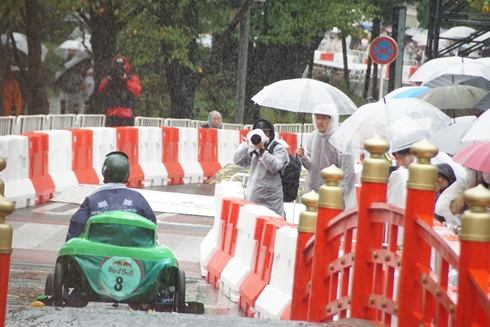 レッドブル・ボックスカート・レース 優勝 Fischer’s　水溜りボンド