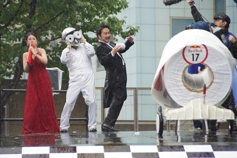 レッドブル・ボックスカート・レース 優勝 Fischer’s　水溜りボンド