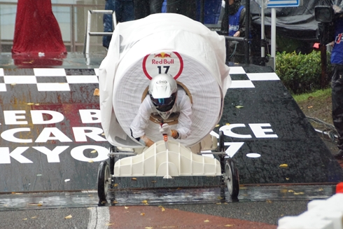 レッドブル・ボックスカート・レース 優勝 Fischer’s　水溜りボンド