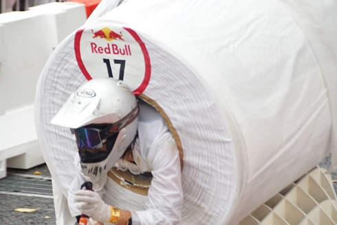 レッドブル・ボックスカート・レース 優勝 Fischer’s　水溜りボンド