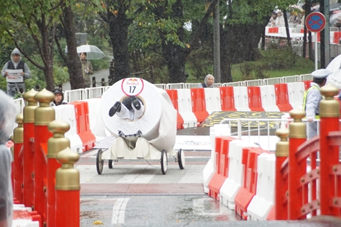 レッドブル・ボックスカート・レース 優勝 Fischer’s　水溜りボンド