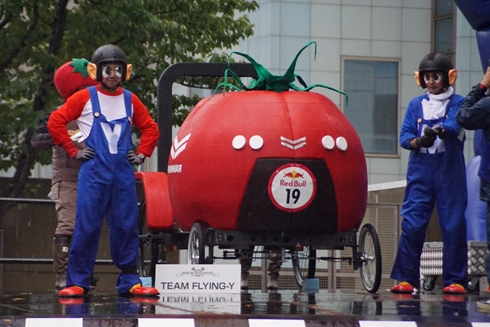 レッドブル・ボックスカート・レース 優勝 Fischer’s　水溜りボンド