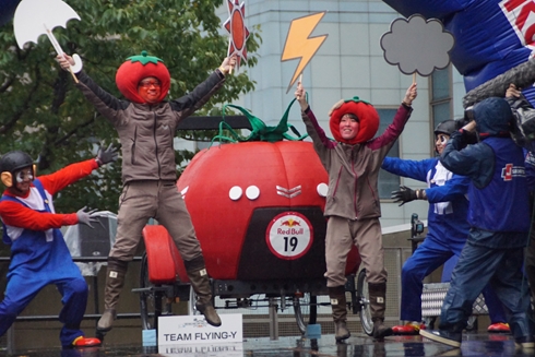 レッドブル・ボックスカート・レース 優勝 Fischer’s　水溜りボンド