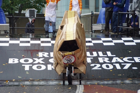 レッドブル・ボックスカート・レース 優勝 Fischer’s　水溜りボンド