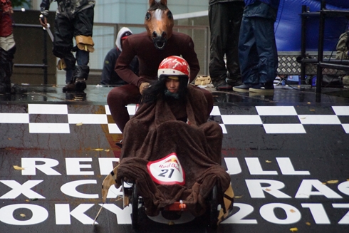 レッドブル・ボックスカート・レース 優勝 Fischer’s　水溜りボンド