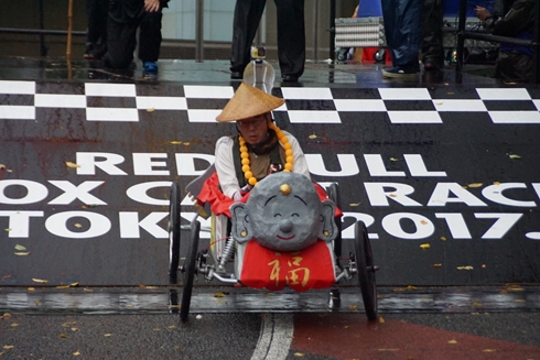 レッドブル・ボックスカート・レース 優勝 Fischer’s　水溜りボンド