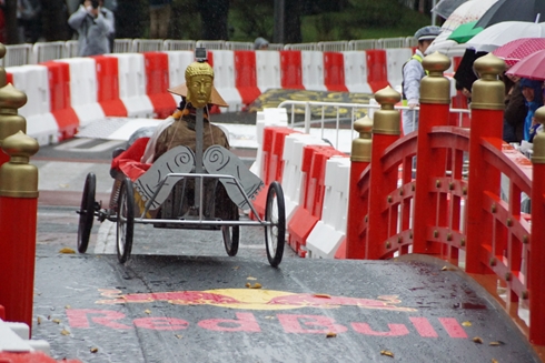 レッドブル・ボックスカート・レース 優勝 Fischer’s　水溜りボンド