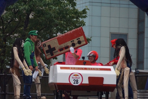 レッドブル・ボックスカート・レース 優勝 Fischer’s　水溜りボンド