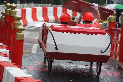 レッドブル・ボックスカート・レース 優勝 Fischer’s　水溜りボンド