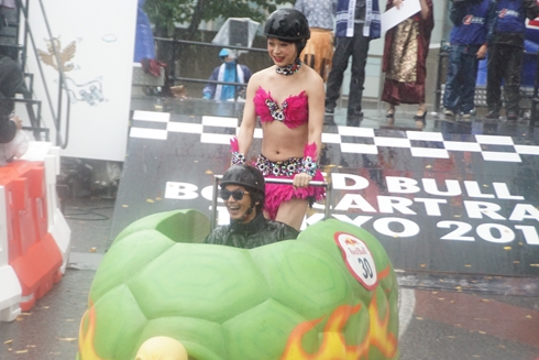 レッドブル・ボックスカート・レース 優勝 Fischer’s　水溜りボンド