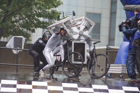 レッドブル・ボックスカート・レース 優勝 Fischer’s　水溜りボンド