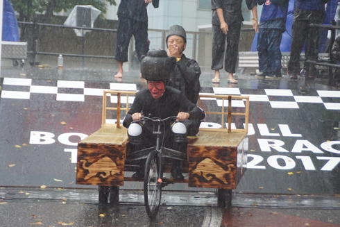 レッドブル・ボックスカート・レース 優勝 Fischer’s　水溜りボンド