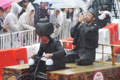 レッドブル・ボックスカート・レース 優勝 Fischer’s　水溜りボンド