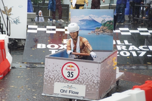 レッドブル・ボックスカート・レース 優勝 Fischer’s　水溜りボンド