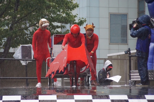 レッドブル・ボックスカート・レース 優勝 Fischer’s　水溜りボンド