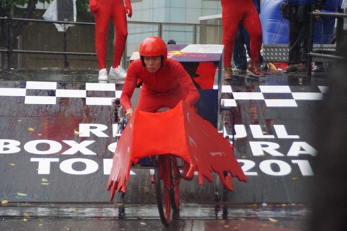 レッドブル・ボックスカート・レース 優勝 Fischer’s　水溜りボンド