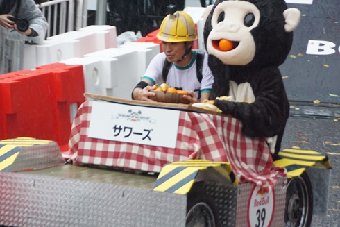 レッドブル・ボックスカート・レース 優勝 Fischer’s　水溜りボンド