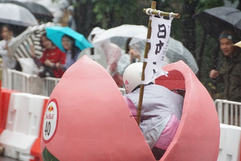 レッドブル・ボックスカート・レース 優勝 Fischer’s　水溜りボンド