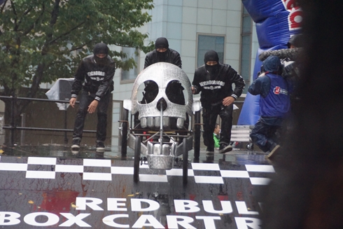 レッドブル・ボックスカート・レース 優勝 Fischer’s　水溜りボンド