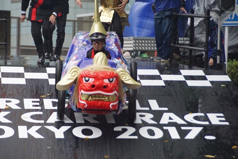 レッドブル・ボックスカート・レース 優勝 Fischer’s　水溜りボンド