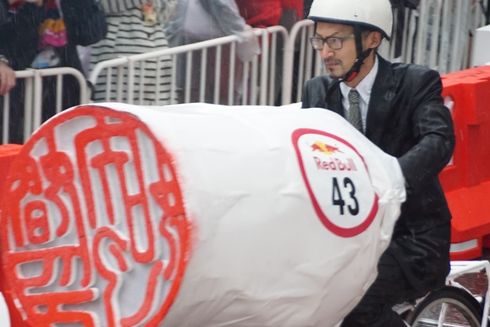 レッドブル・ボックスカート・レース 優勝 Fischer’s　水溜りボンド