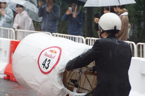 レッドブル・ボックスカート・レース 優勝 Fischer’s　水溜りボンド