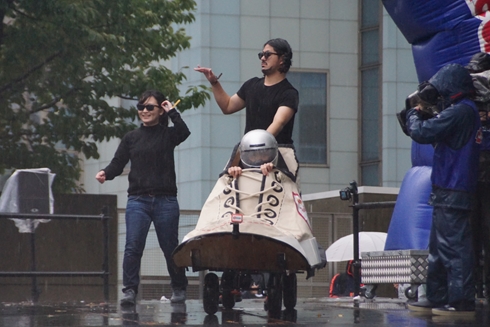 レッドブル・ボックスカート・レース 優勝 Fischer’s　水溜りボンド