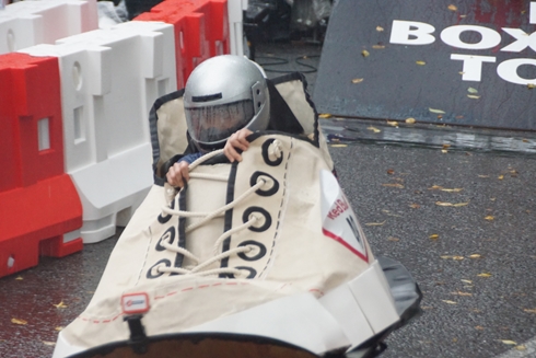 レッドブル・ボックスカート・レース 優勝 Fischer’s　水溜りボンド