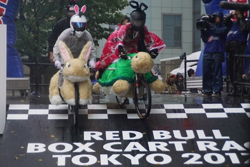 レッドブル・ボックスカート・レース 優勝 Fischer’s　水溜りボンド