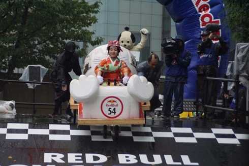 レッドブル・ボックスカート・レース 優勝 Fischer’s　水溜りボンド