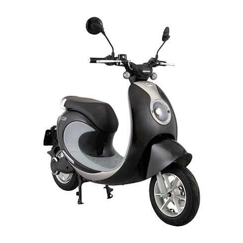 日本製EVスクーター　アバンブラック　サドル付き新品撮影車一台最大5年保証 日本製EVスクーター アバンブラック サドル付き新品撮影車一台