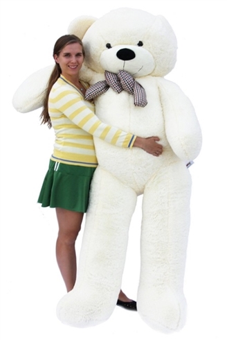 目の錯覚かな？　脚が長すぎてシュールなテディベアが海外で話題に